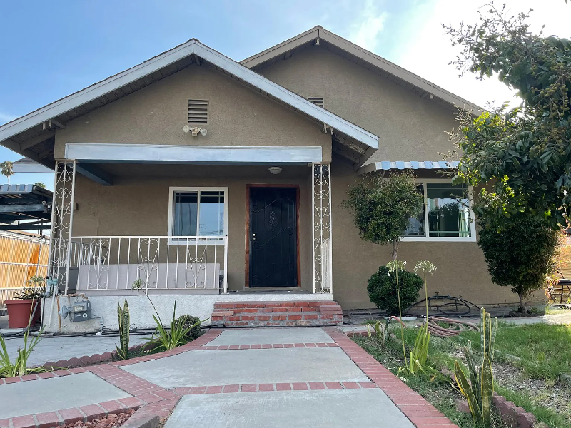 Los Angeles House: 3831 Drysdale Ave