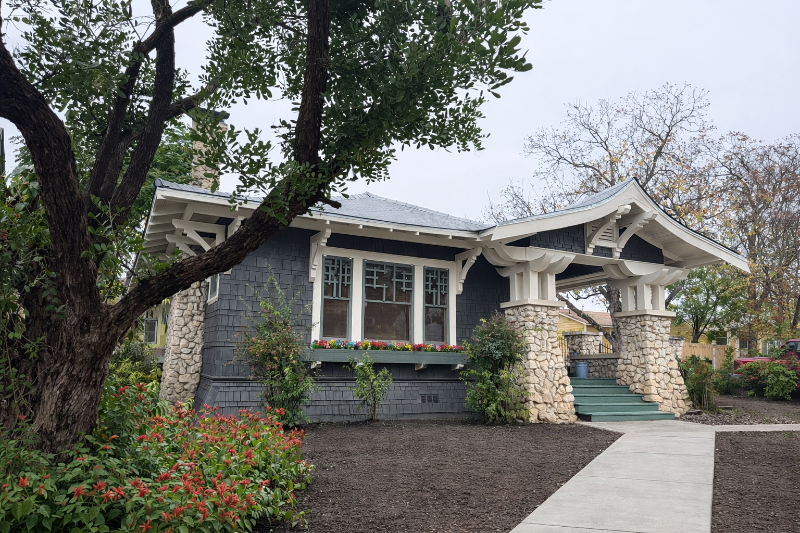 San Antonio Multiplex: 843 Rigsby