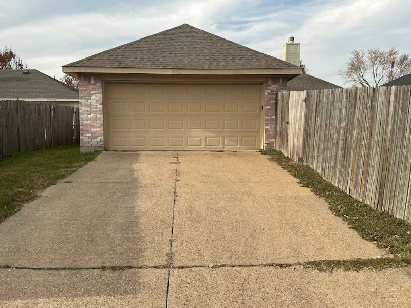 Mesquite House: 2012 Creek Royal Dr