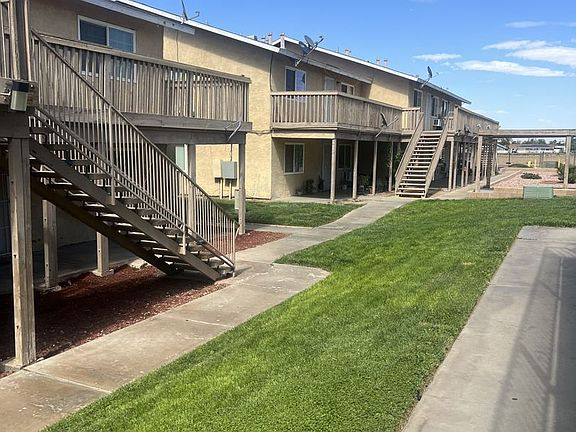 Adelanto House: 18462 montezuma