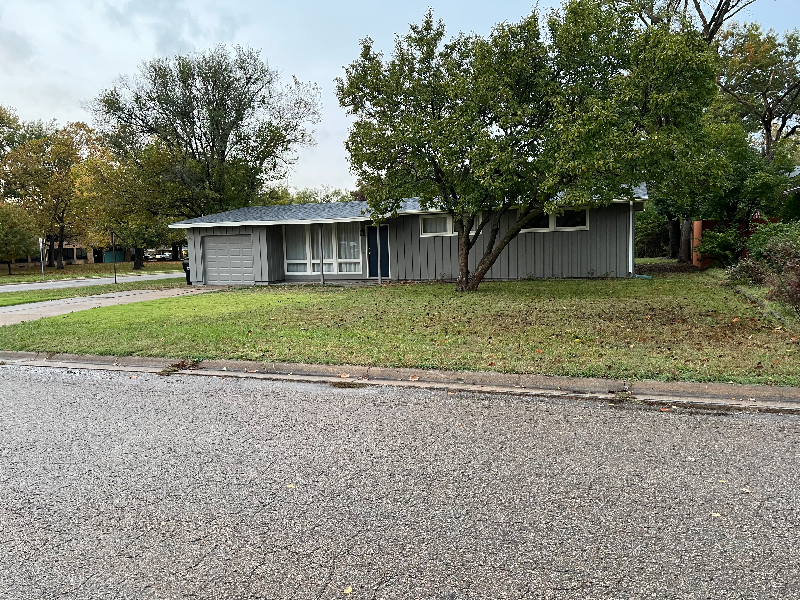 Topeka House: 1424 SW Caledon St