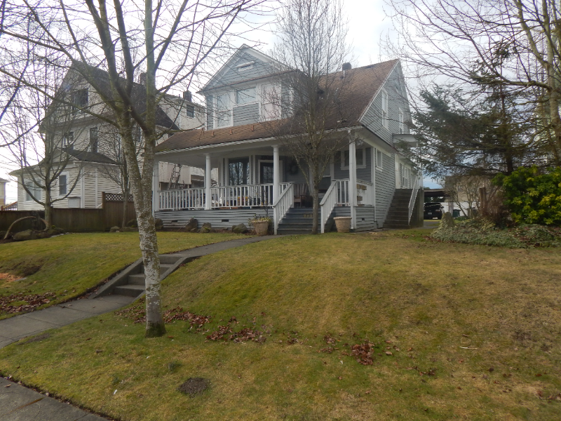 Everett Multiplex: 2328 Hoyt Ave