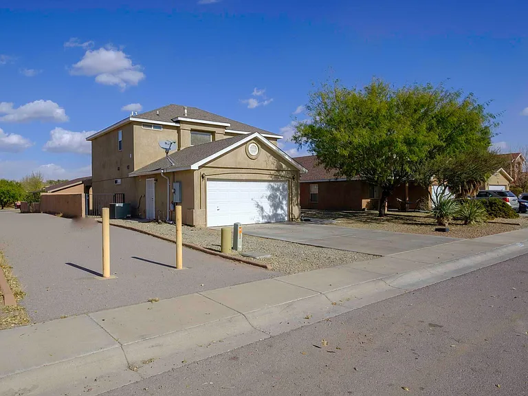 Las Cruces House: 2836 Meriweather