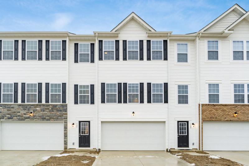 Reynoldsburg Townhome: 127 Sitka Willow Dr