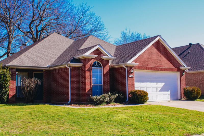 Cornith House: 2610 Wandering Oak Drive