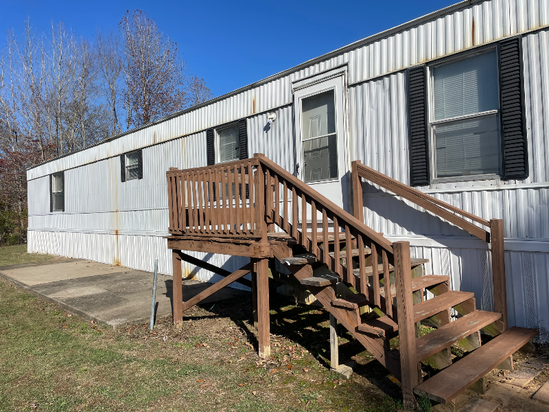 Huntingdon House: 590 Shekinah Ln