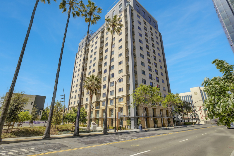 San Jose Condo: 175 W Saint James St #