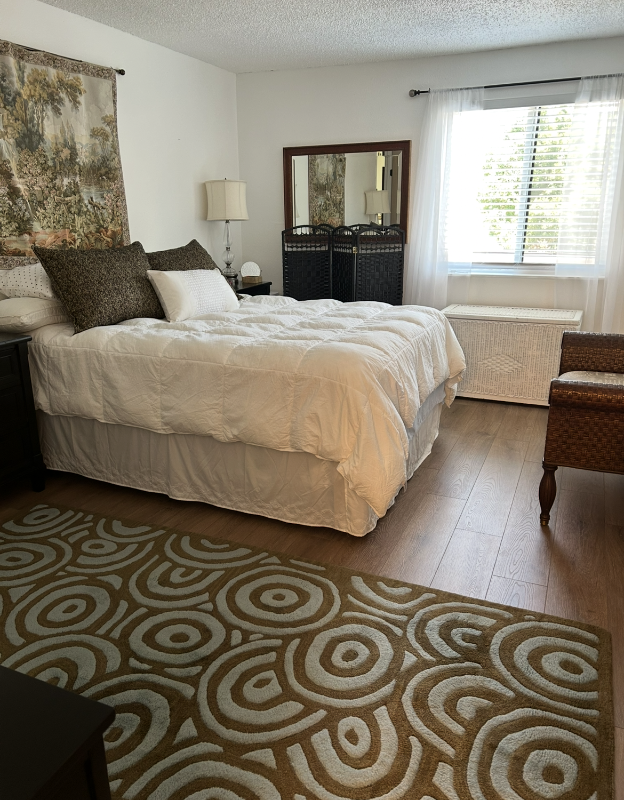 Richland Condo: 303 Gage Blvd