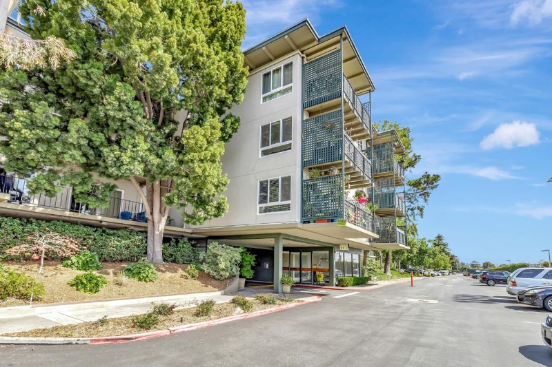San Mateo Condo: 802 N Delaware St #