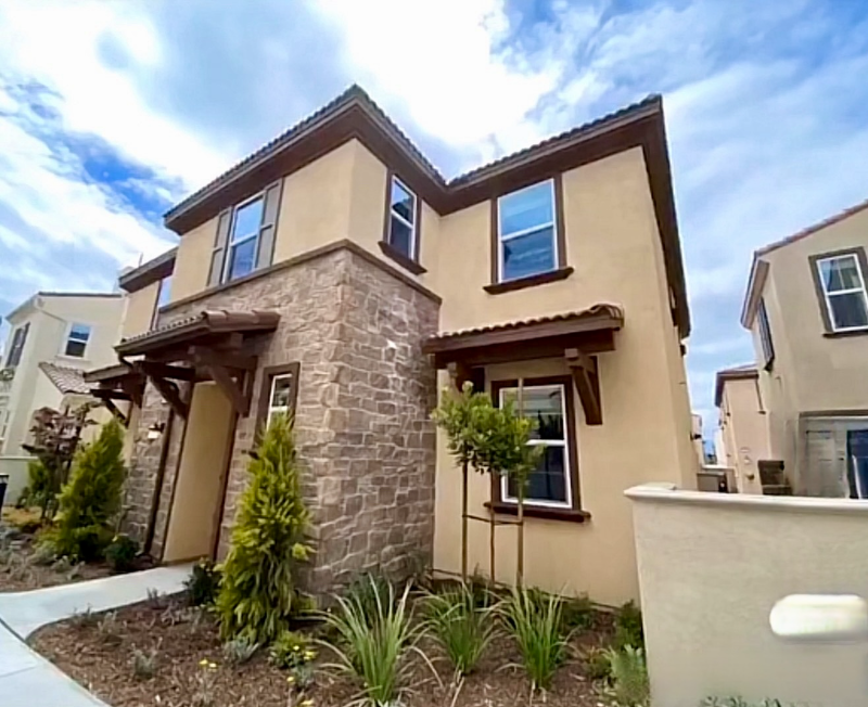 Eastvale Townhome: 7099 Montecito Ln