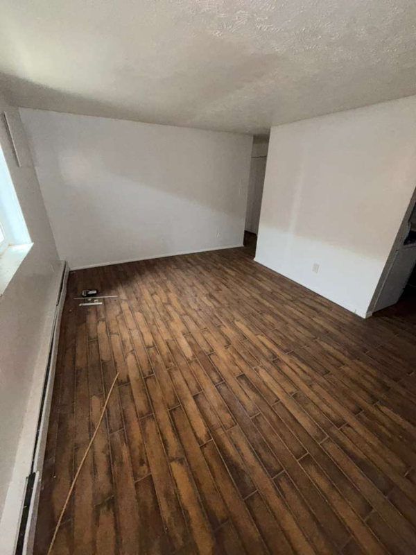 East Cleveland Apartment: 14815 Euclid Ave