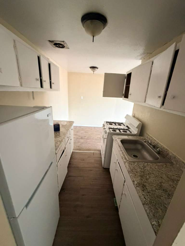 Cleveland Apartment: 14835 Euclid Ave