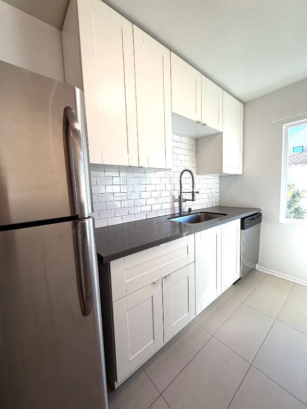 Los Angeles Condo: 2009 Preuss Road