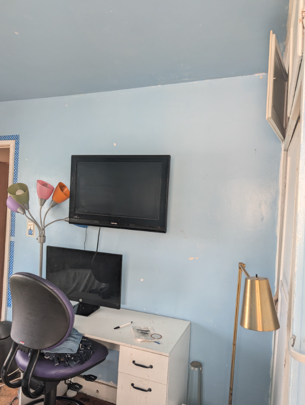 Los Angeles House: 6712 10th Ave