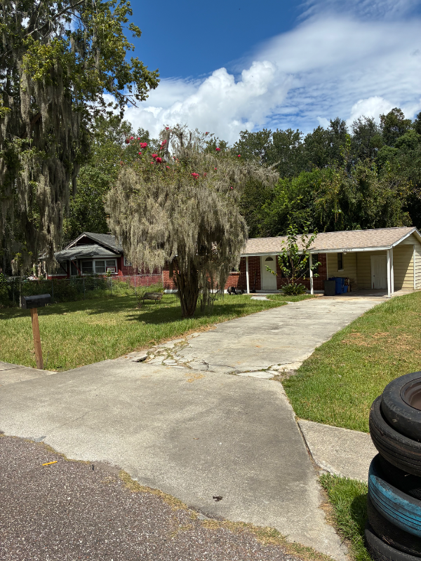 Jacksonville House: 5423 Linda Ln