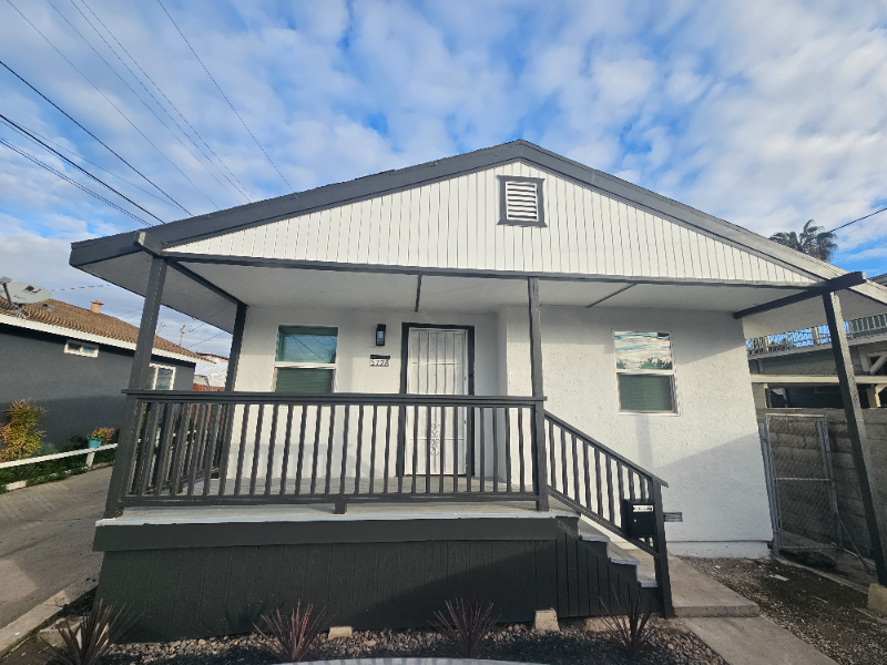 San Diego House: 3728 Franklin Ave