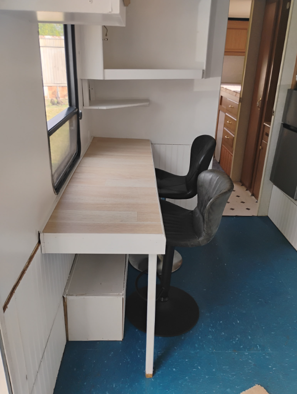 Lake City House: 132 NW Deer Run Gln