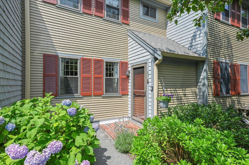 Orleans Condo: 33 West Road