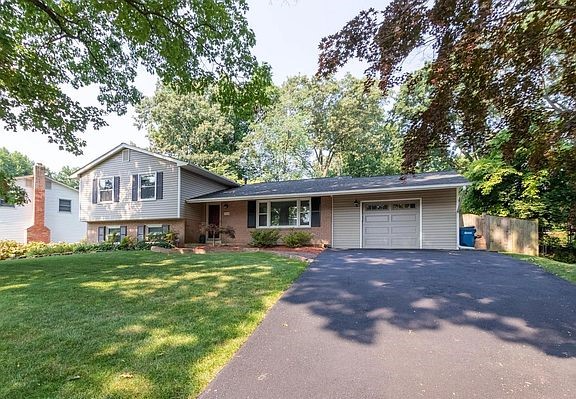 Annandale House: 3428 Holly Rd