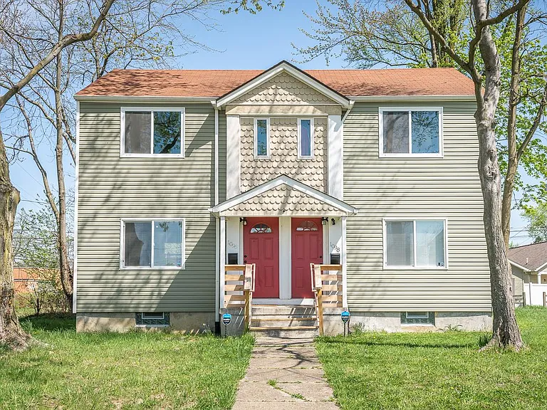 Columbus Townhome: 1098 E 22nd Ave