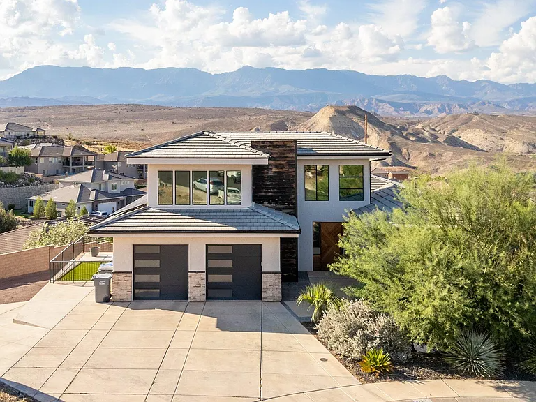 Hurricane House: 1173 N 50 E