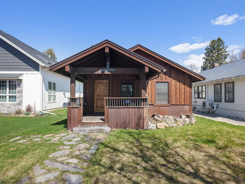 Whitefish House: 916 2nd St E