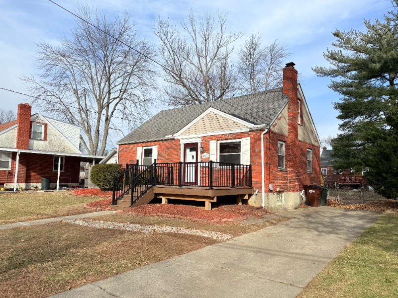 Blue Ash House: 4540 Victor Ave