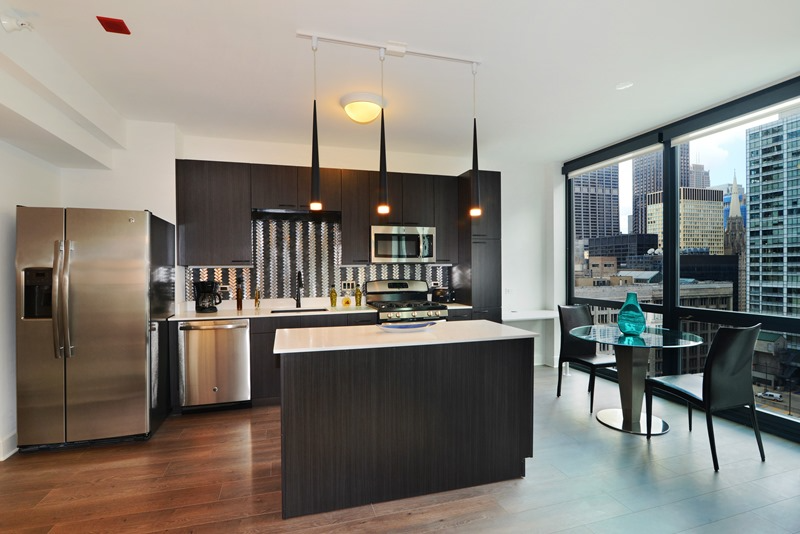 Chicago Condo: 70 E Lake St