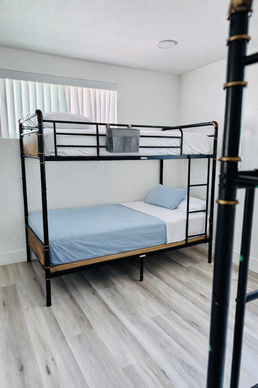 Los Angeles Townhome: 215 E 29th Street