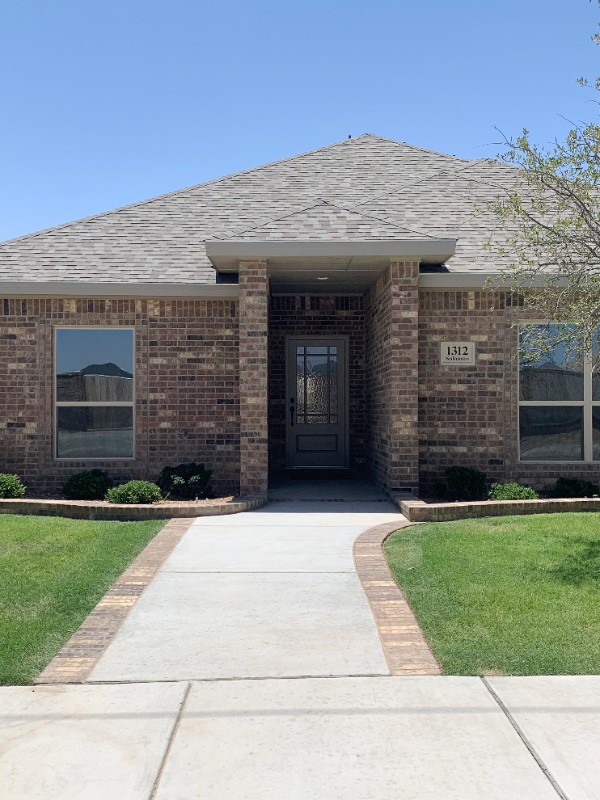 Midland House: 1312 Solomon Ln.