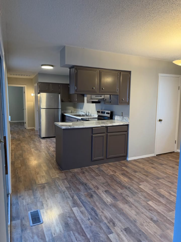 Peoria House: 913 W Shenandoah Dr