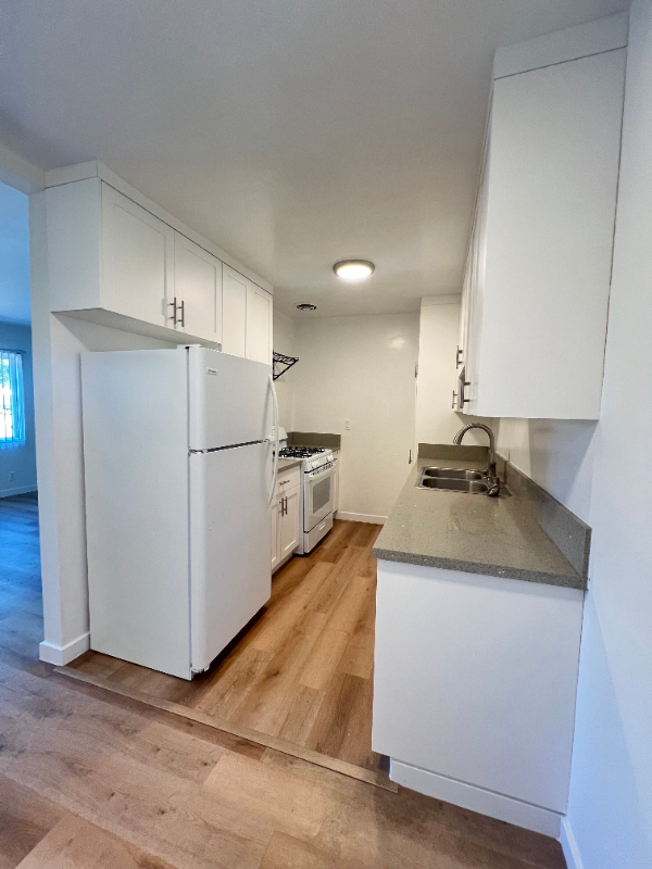 Santa Monica Apartment: 1455 24th Street