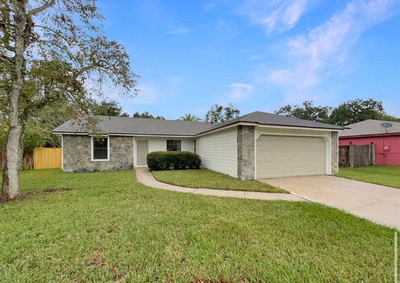 Middleburg House: 2060 Tickford St,