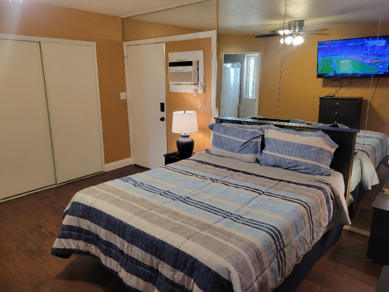 Las Vegas House: 405 Leonard Ave.