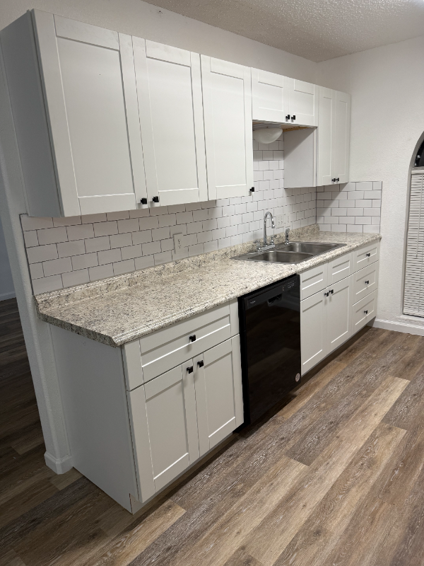 Burleson House: 652 Sue Ann Lane