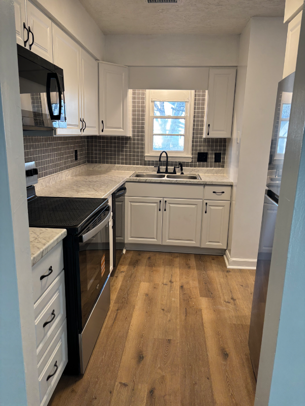 Raleigh House: 3704 Pine Knolls Dr