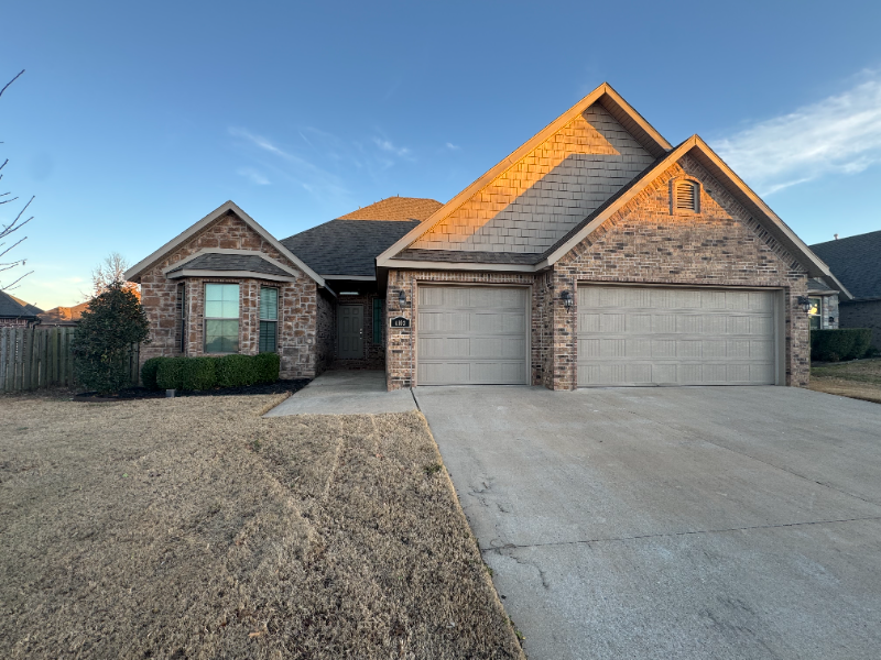 Bentonville House: 4103 SW Stonewood Ter