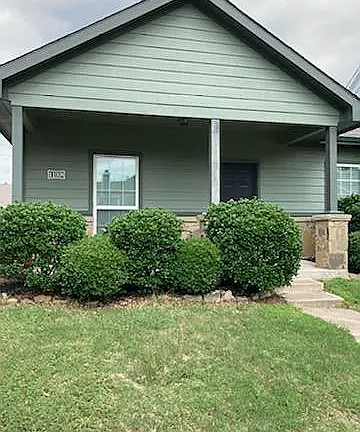 Fort Worth House: 11008 Dillon Street