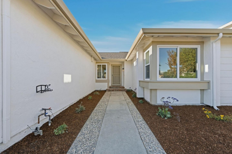 San Jose House: 73 Grandwell Way