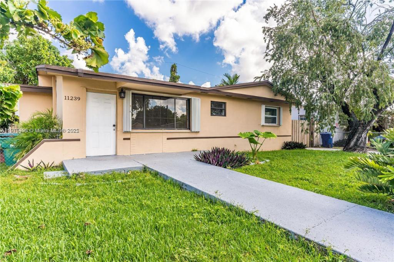 Sweetwater House: 11239 SW 5th Terr , 33174