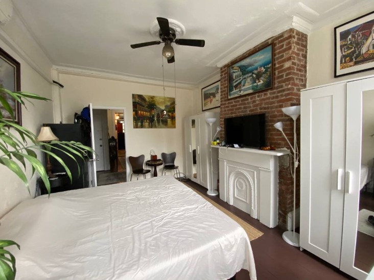 Brooklyn House: 1146 70th St