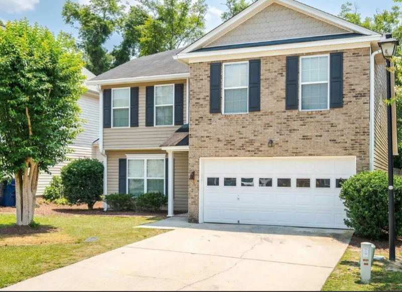 Lexington House: 209 Cinnamon Hills Lane