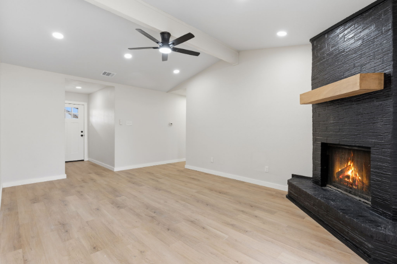 Corsicana House: 1832 Dogwood Trail