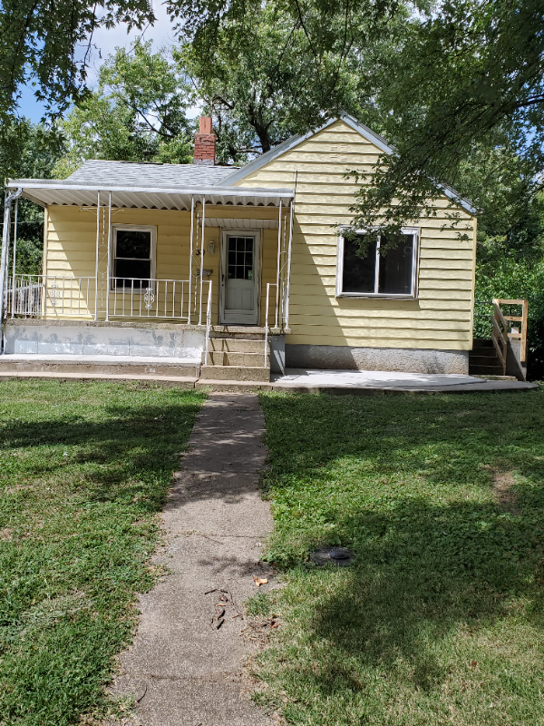 Lebanon House: 30 Stanwood