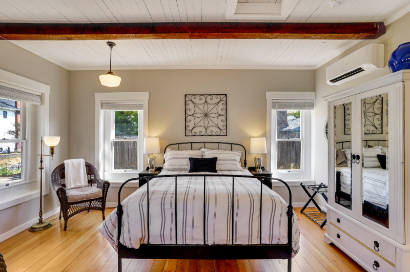 Albany House: 731 Elm St SW, Albany OR 97321