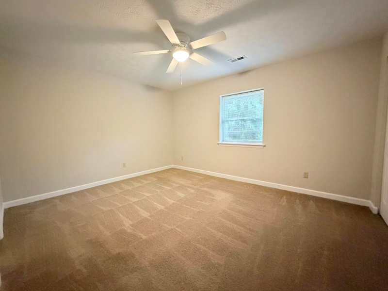 Burlington Apartment: 2728 Kirkwood Drive