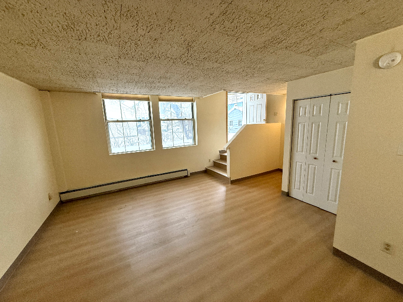 whitesboro Apartment: 181 main st