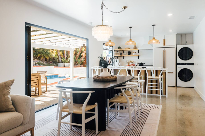 Carlsbad House: 4816 Refugio Avenue