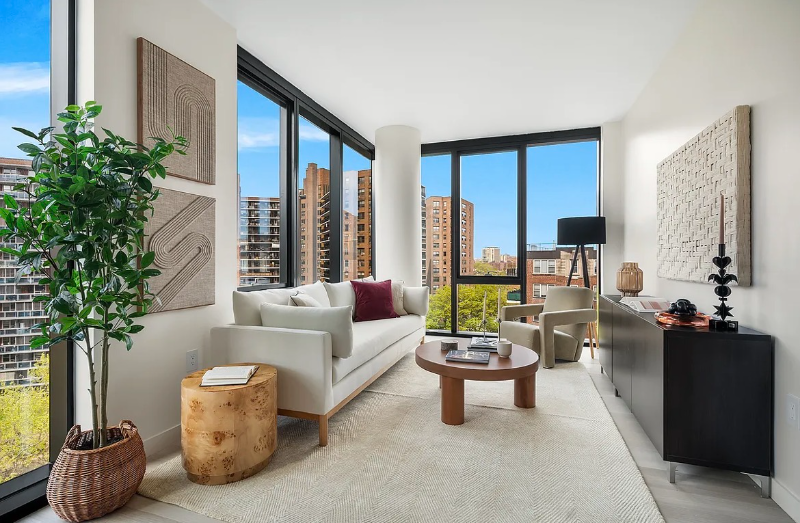 rego park House: 9810 63 rd