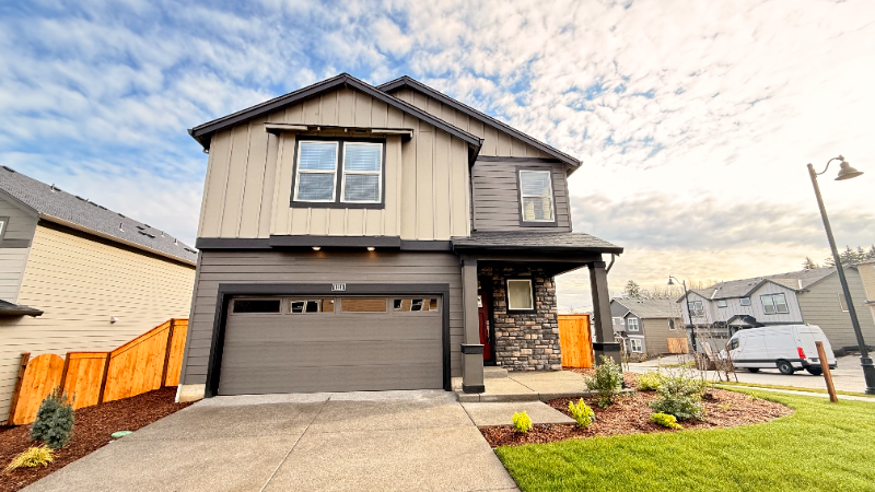 Happy Valley House: 9218 SE Azalea St.